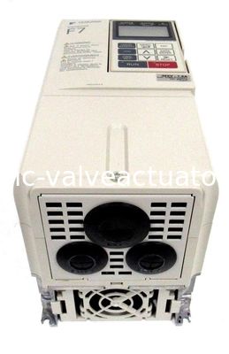 Bom preço. Movimentações servo industriais da MOVIMENTAÇÃO 380-480VAC 5HP 7.6AMP 3PHASE de YASKAWA CIMR-F7U43P71F em linha