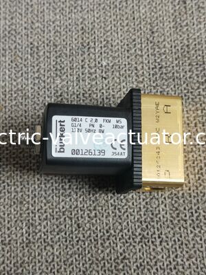 Bom preço. BURKERT 126139 Válvula solenoide - Tipo 6014 Válvula solenoide de latão G1/4 110V AC em linha